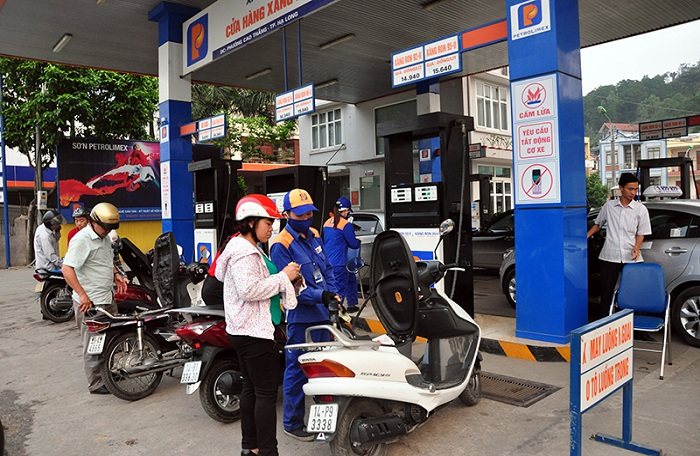 Chính phủ bãi bỏ một loạt giấy phép con với kinh doanh xăng dầu
